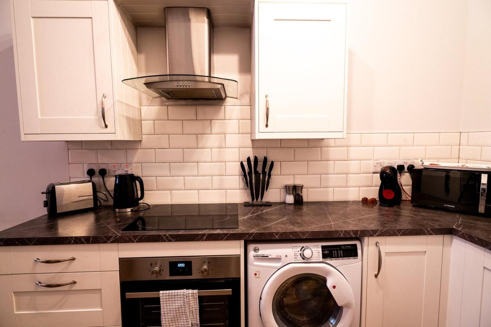 Free Parking | Smart Tv | 4 Guests Apartment Swansea Exterior photo