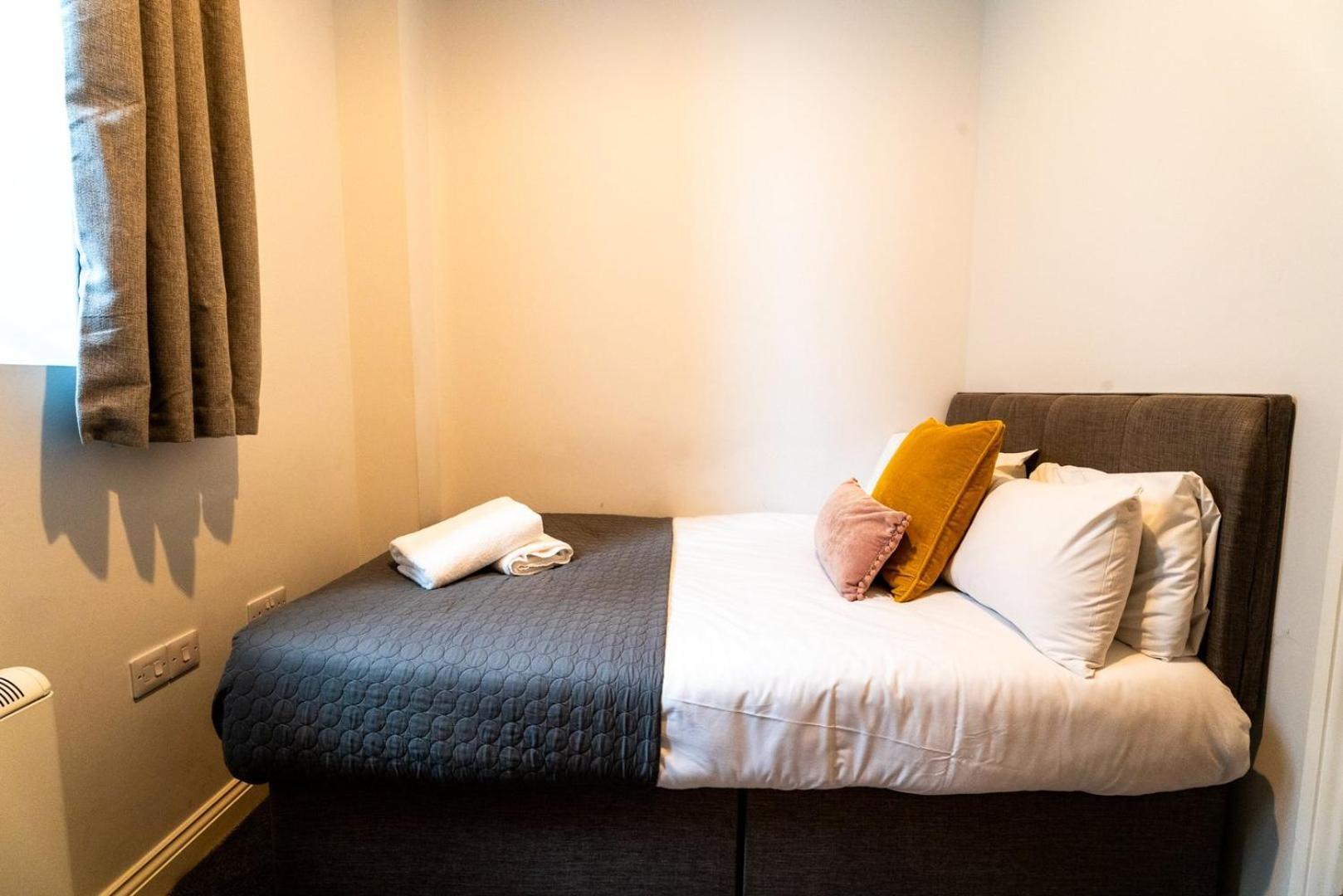 Free Parking | Smart Tv | 4 Guests Apartment Swansea Room photo