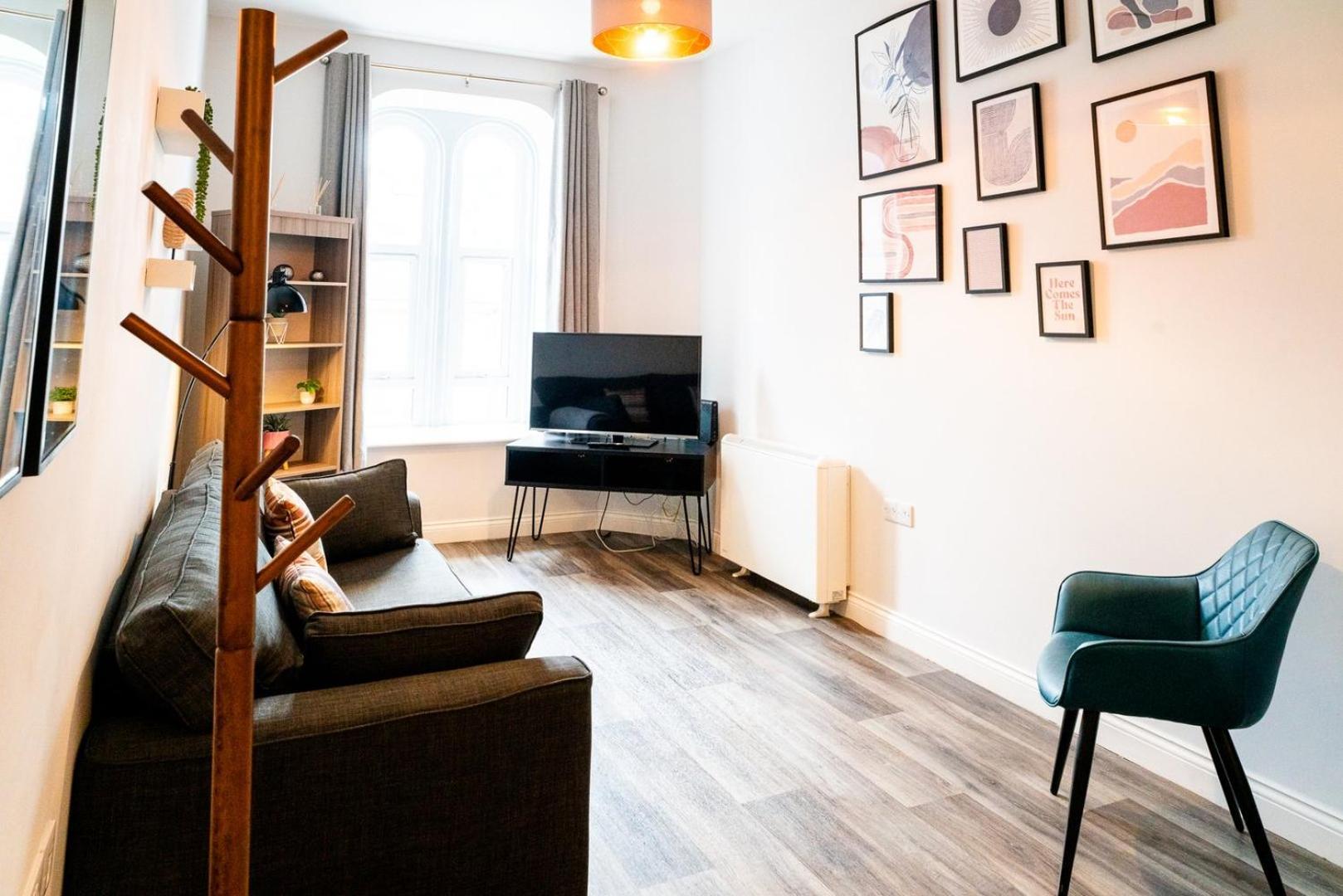 Free Parking | Smart Tv | 4 Guests Apartment Swansea Room photo